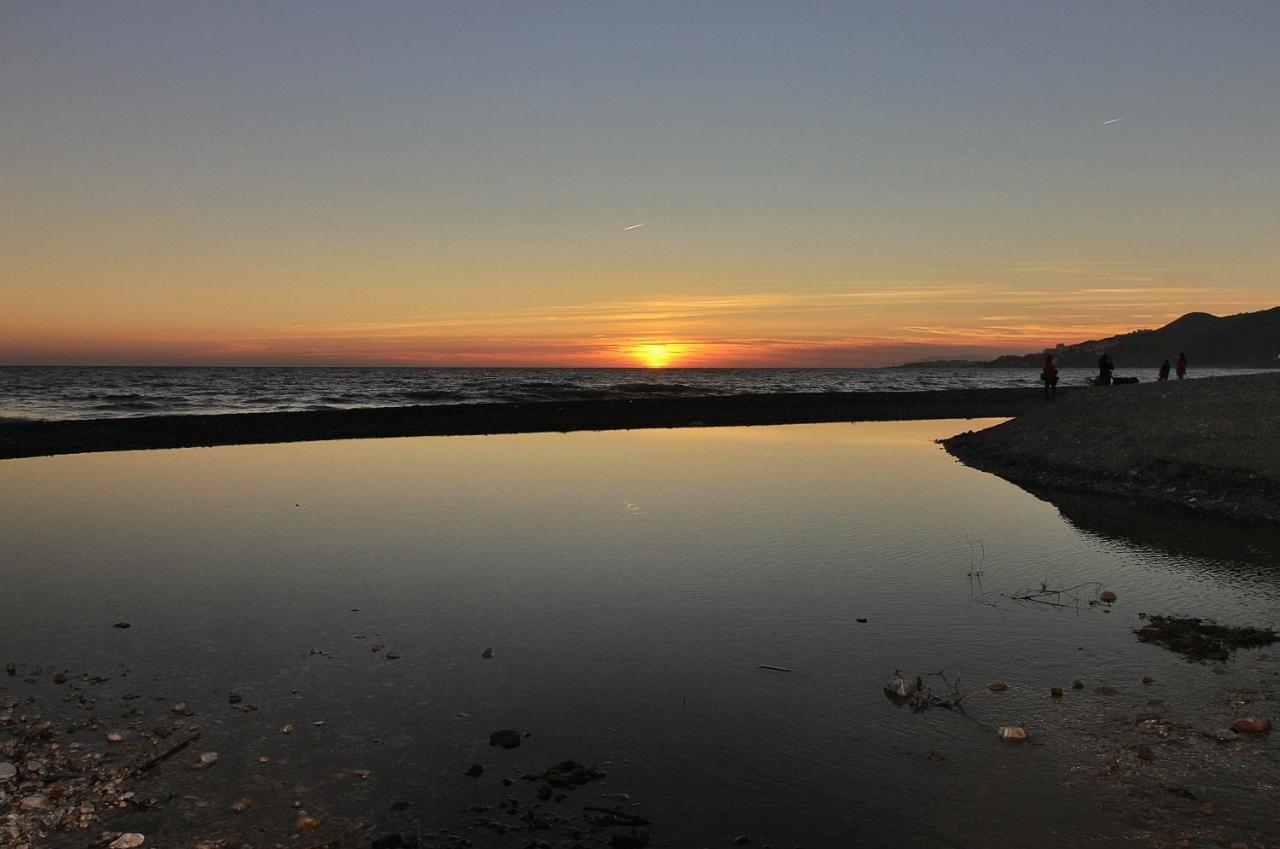 Nerja Sea View Apartment Luaran gambar